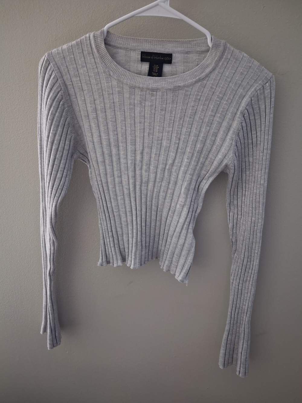 House of Harlow 1960 Light Gray Ribbed Long Sleeve Crop Top